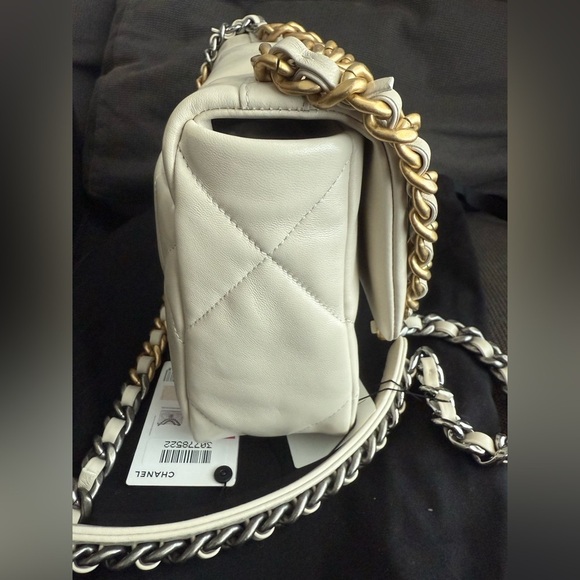 Chanel 19 Beige Bag NWT - Picture 6 of 14